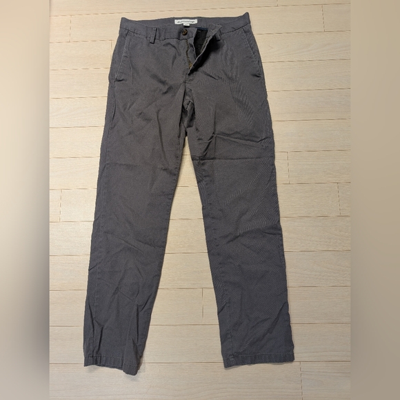 Amazon Essentials Men's Charcoal Chinos - Picture 1 of 6